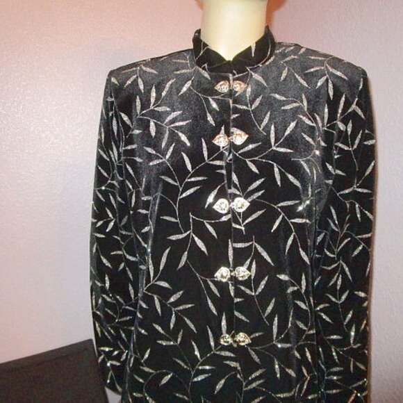 Vtg Black Velvet Embellished Blazer Size M Tunic Long Sleeves Formal Old Money - Picture 2 of 10